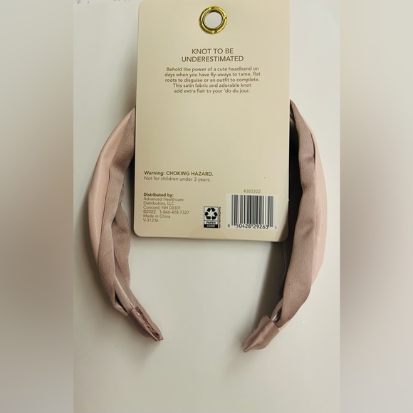 New Glamsquad Mauve Satin and Pink Faux Leather Pleated Knotted Headband - Picture 4 of 6